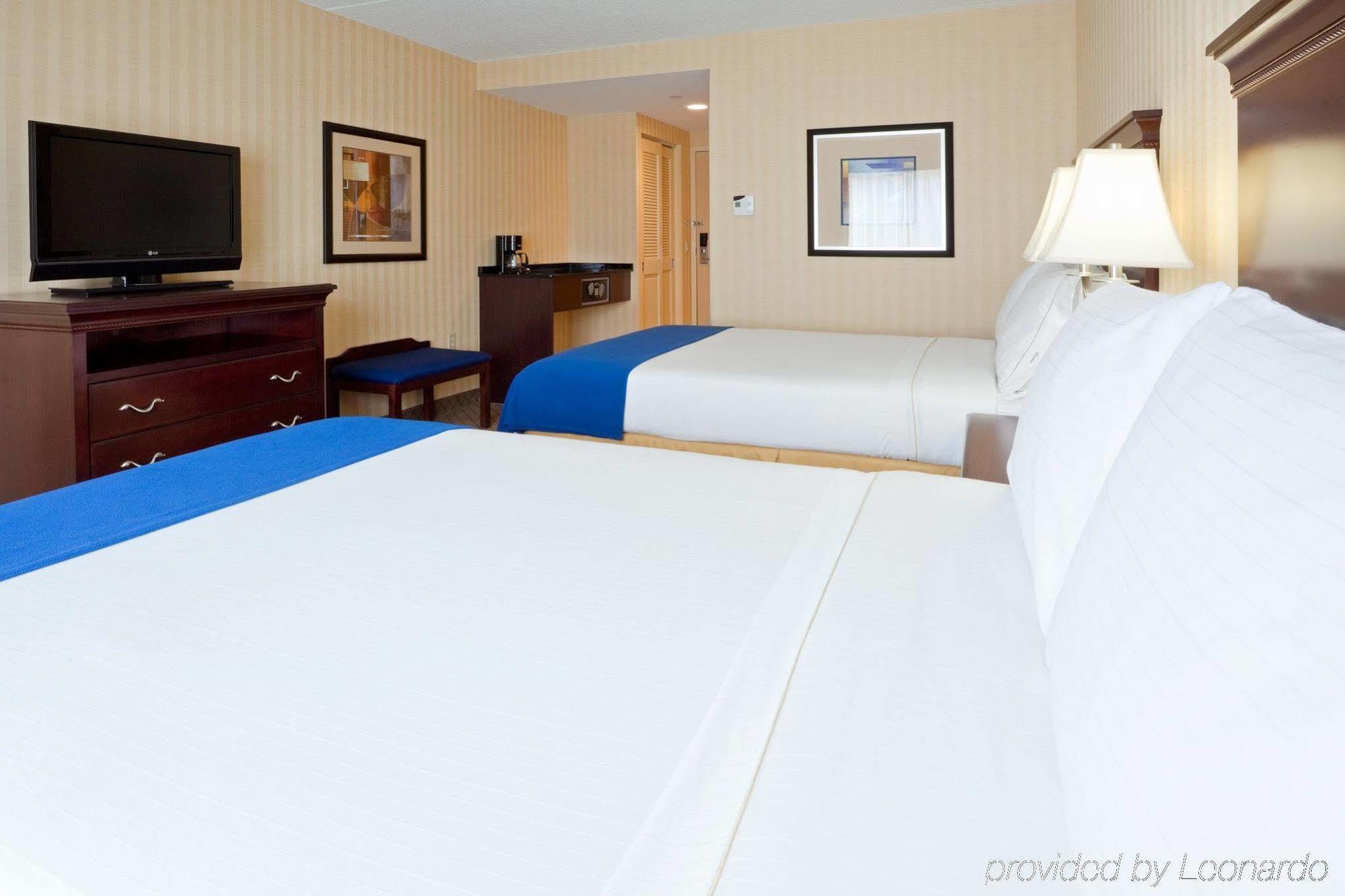Holiday Inn Express & Suites West Long Branch - Eatontown, An Ihg Hotel Kamer foto
