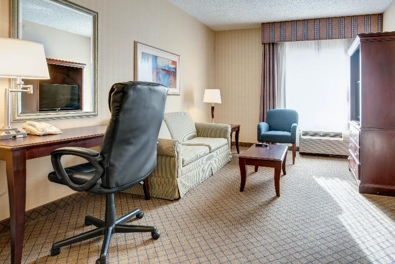 Holiday Inn Express & Suites West Long Branch - Eatontown, An Ihg Hotel Buitenkant foto